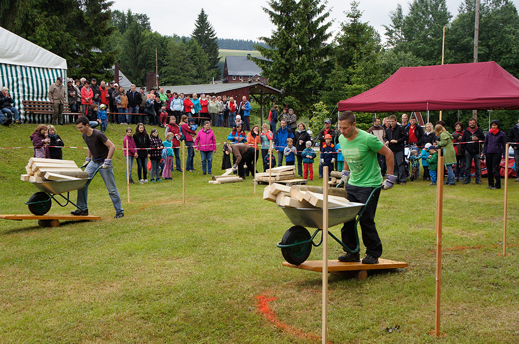 Dorffest Holzhau Wettkämpfe und Spiele