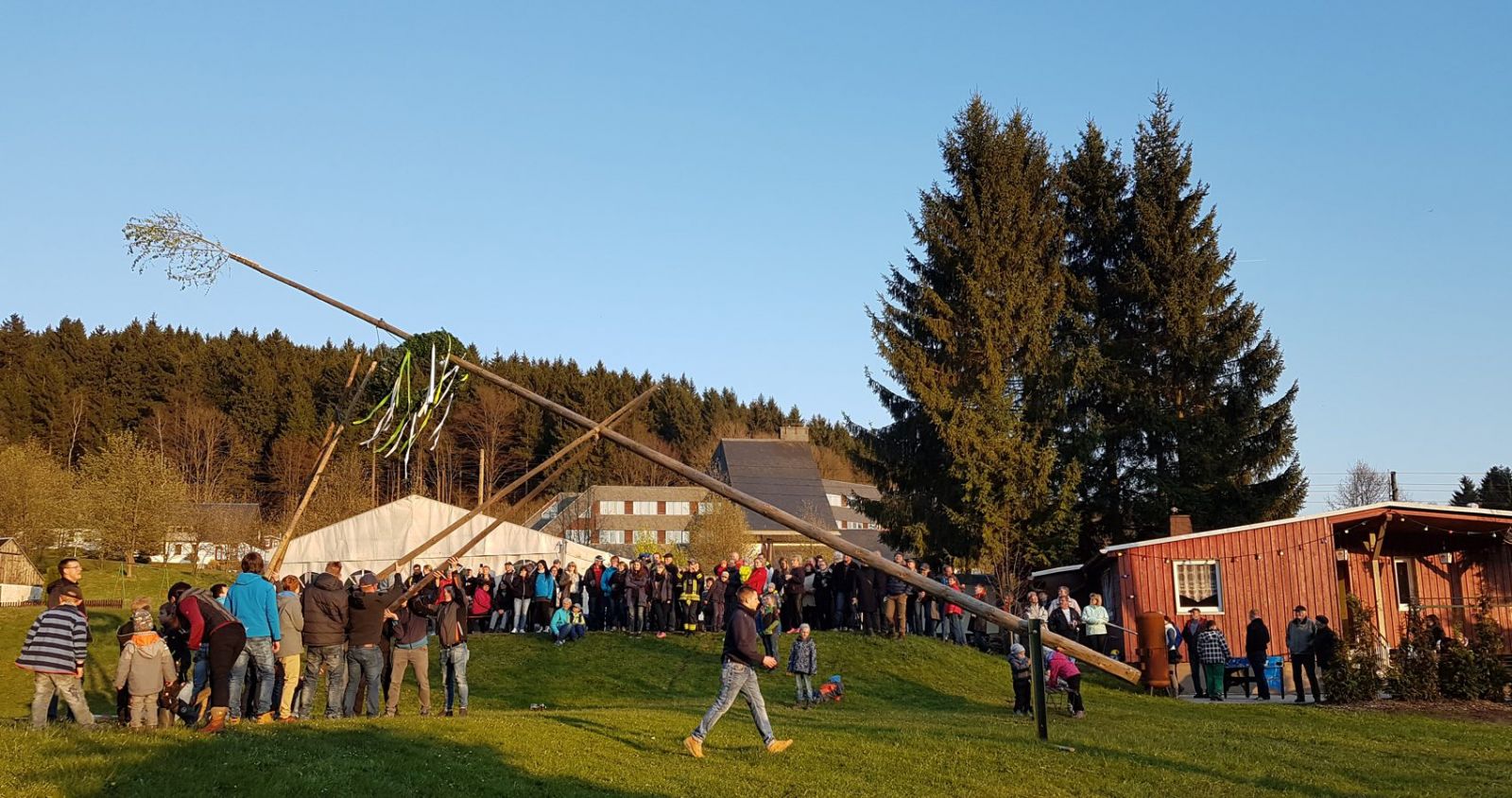 Maibaumstellen Holzhau